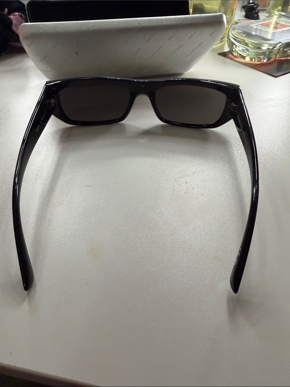 Balenciaga Black Rectangular Sunglasses with BB Logo - Picture 7 of 11